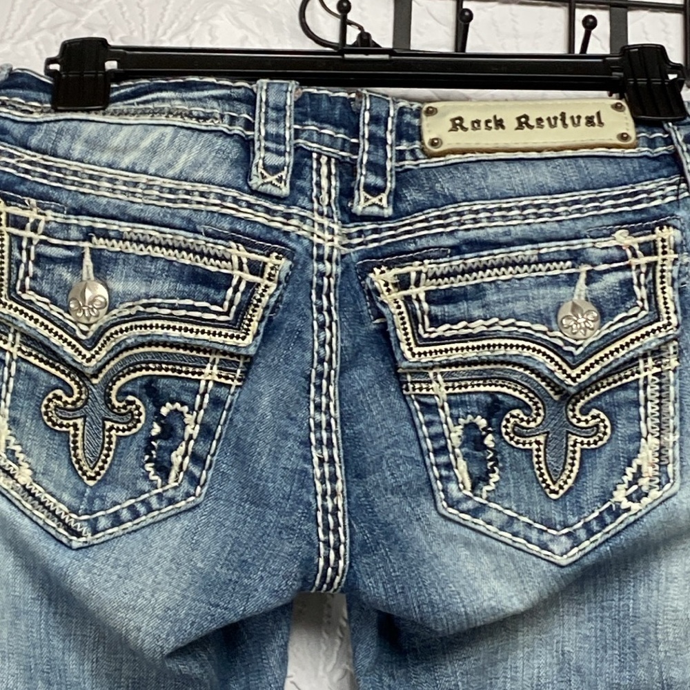 🎉Host Pick X2 🎉 Rock Revival Kai size 25 stretch Capri bling cowgirl biker chick